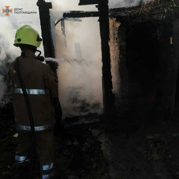 Дві пожежі за один день: у Кременчуці та Степанівці рятувальники зупинили вогонь
