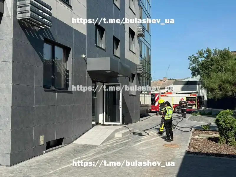 Пожежа в електрощитовій кременчуцької багатоповерхівки знищила кабелі та обладнання